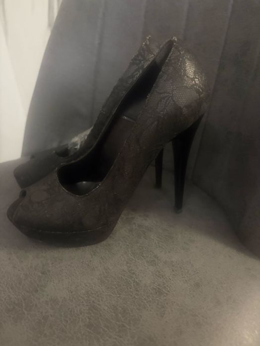 Дамски обувки на ток 37 н