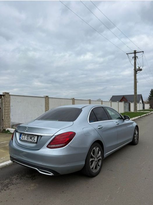 Mercedes C 300 H hibrid 231 cai cutie Automată 7G Tronic

Masina are l