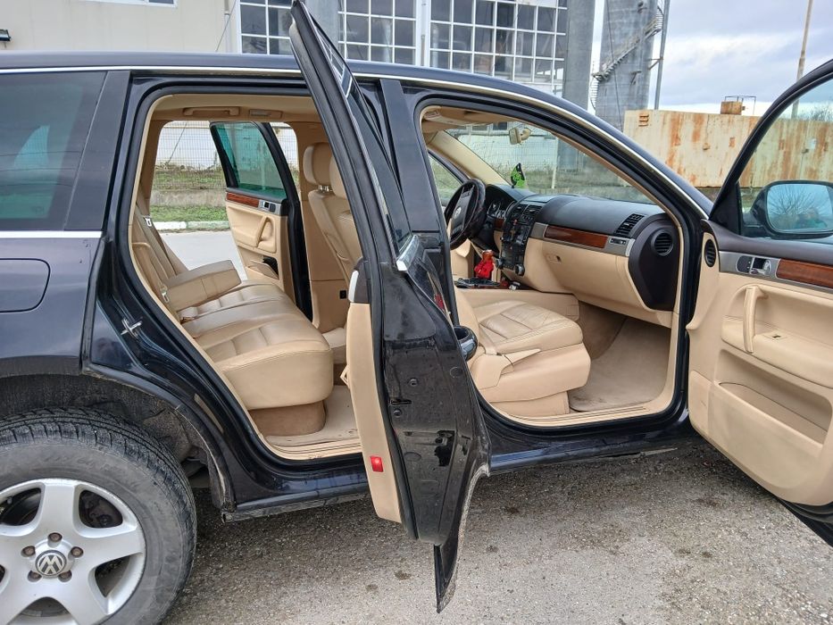 Vând Volkswagen Touareg