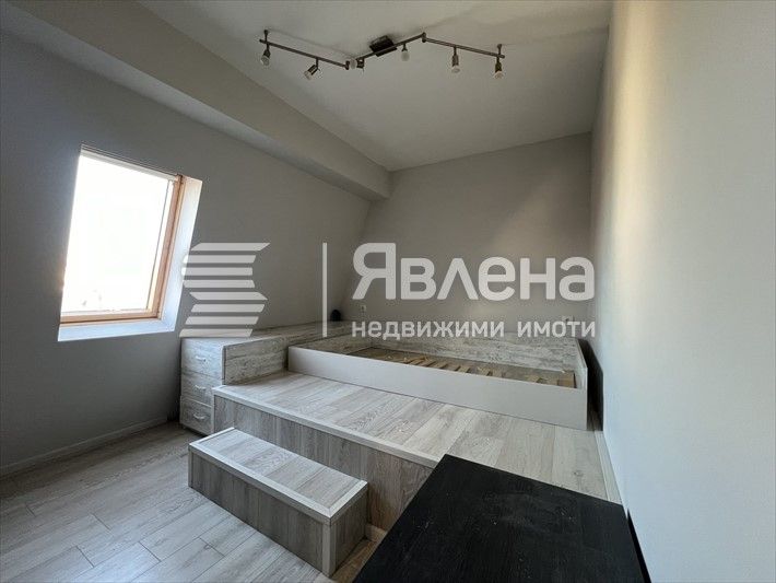 Дава се под наем Тристаен апартамент в Варна, Колхозен пазар - 74 кв.м за 511 € - Снимка #4