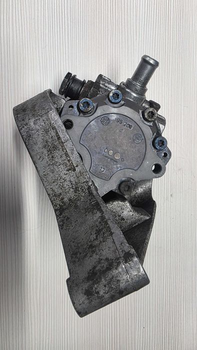 Vand pompa servodirectie BMW 325D 330D E90 E91 E92 M57