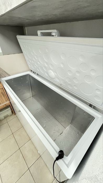 Продам морозильную камеру