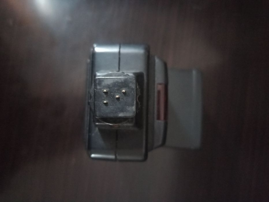Продам фотовспышку