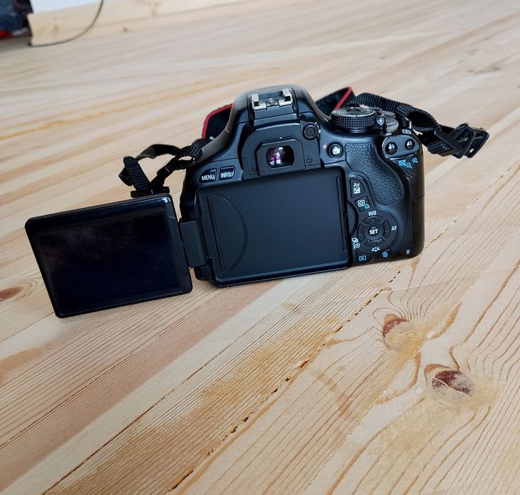 Фотоаппарат Canon EOS 600 D Б/У с обьективом