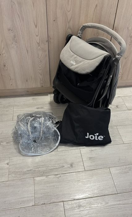 Cărucior ultracompact Joie Tourist