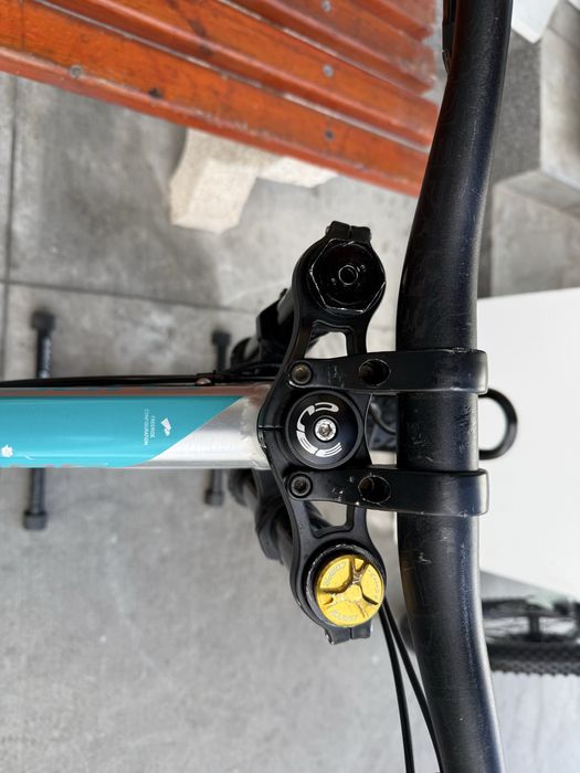 Планински велосипед Мекица Cube за скачане. 27.5/M