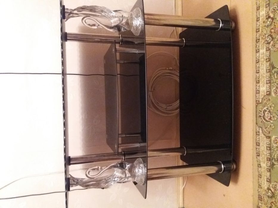 Продам подставку под телевизор.