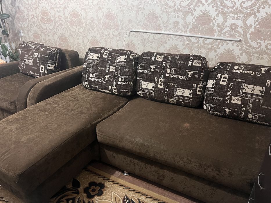 Отдам диван в хорошем состоянии