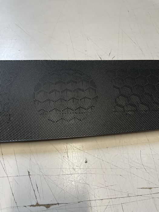 Plasa boxa bord vw passat b8