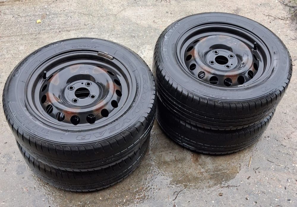 Anvelope de vară cu jante Good/Year 185/65 R15 4 bucati