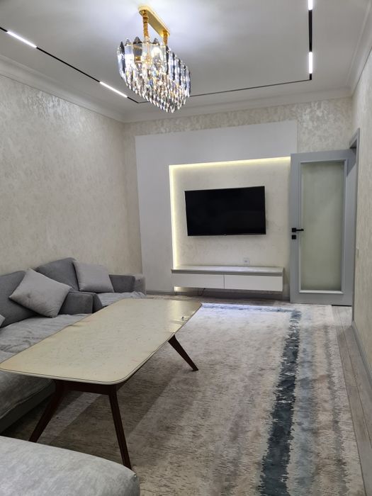 Ялангач. Кв-4ком ( Теннисный корт аллея) Мирзо улугбекский БИИ.Буз