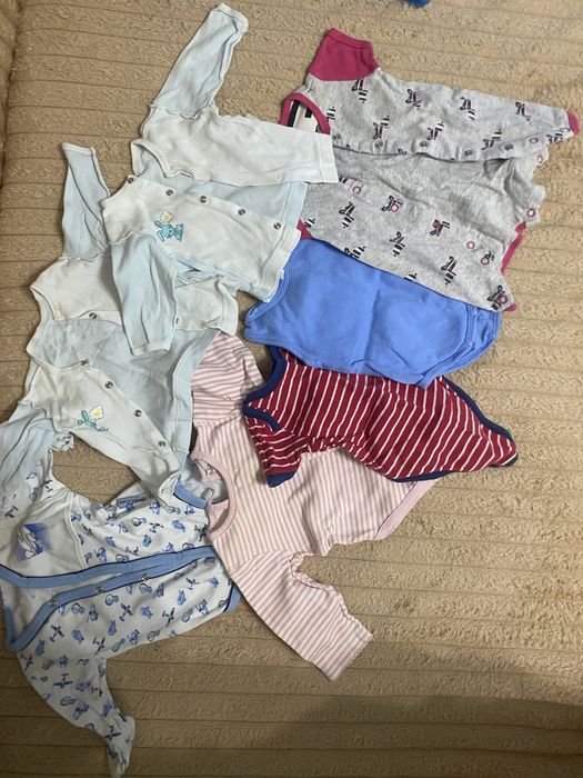 Пакет одежды на новорожденную девочку