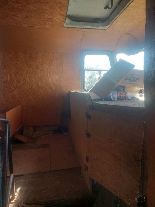 Для охраны находиться Есике