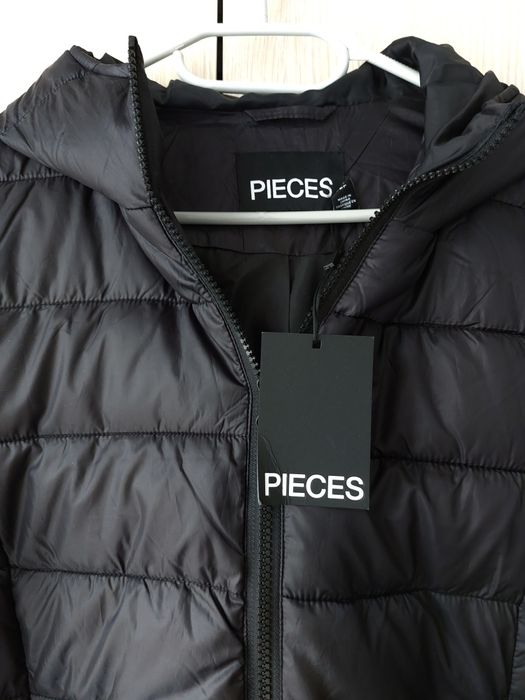 Ново дамско черно преходно яке  Pieces
Размер Л, но ще стане и на р