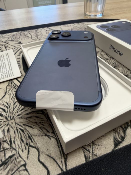 iPhone 17 Pro Max 256gb - нов с гаранция от Технополис