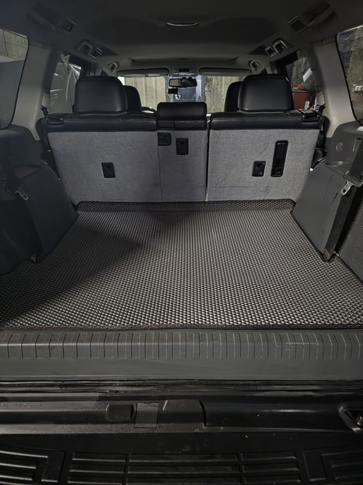 Продаётся лэндкрузер прадо 150.