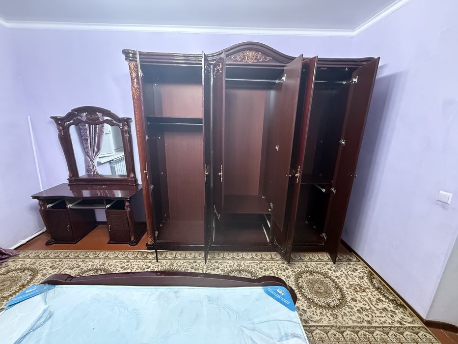 Спальный гарнитур