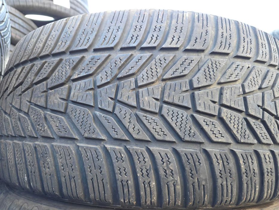 2бр Зимни гуми 245 40 19 - Hankook - DOT 2022
