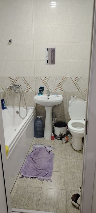 Янги хаёт хушнуд махалла 6- этаж 2хонали(73,25кв)сотилади.