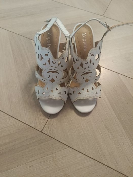 Дамски бели сандали 36и37