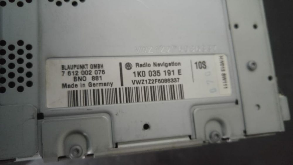 Navigatie cu radio cd player vw passat b6 1k0035191e