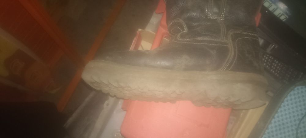 Унты из натуральной кожи.