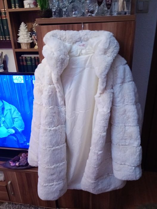 Haina blana artificiala