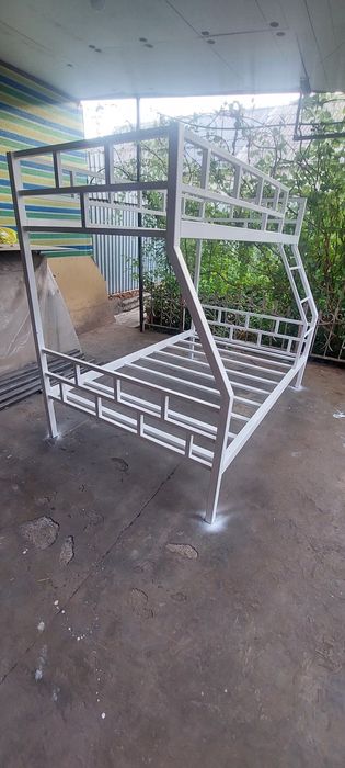 Кровать двухъярусная