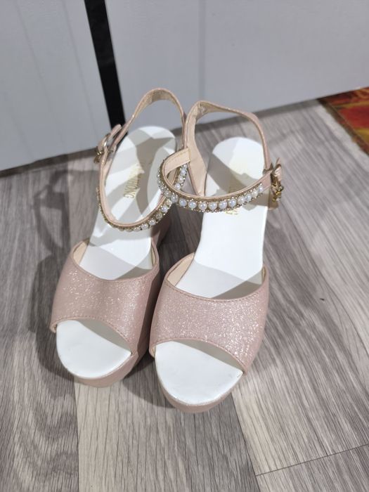 Женские туфли на платформе