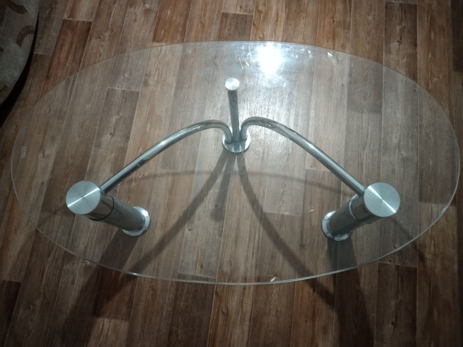 Продам стол журнальный