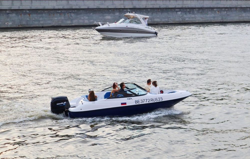 Стильный катер Касатка  VT 575