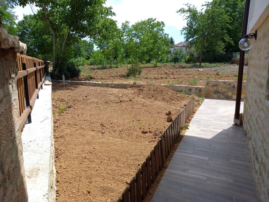 Продава се Къща в Шумен, Боян Българанов 1 - 1100 кв.м за 76 €/кв.м - Снимка #1