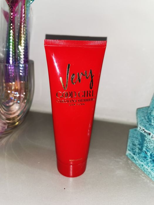 Parfum  Carolina Herrera Very Good Girl