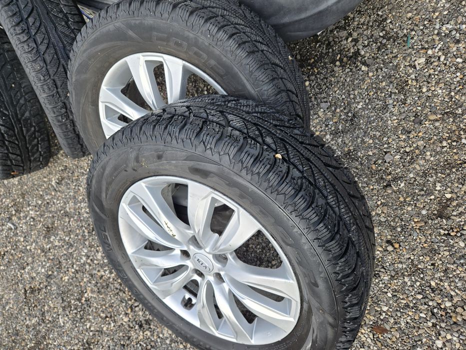 Roti Iarna  Kia Sorento 235/60/18 Stare Perfecta Pret 950 Ron