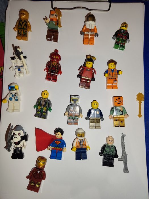 Figurine lego pe bucata ( minim 3 )