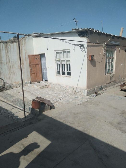 Тинчлик кургонида ховли сотилади