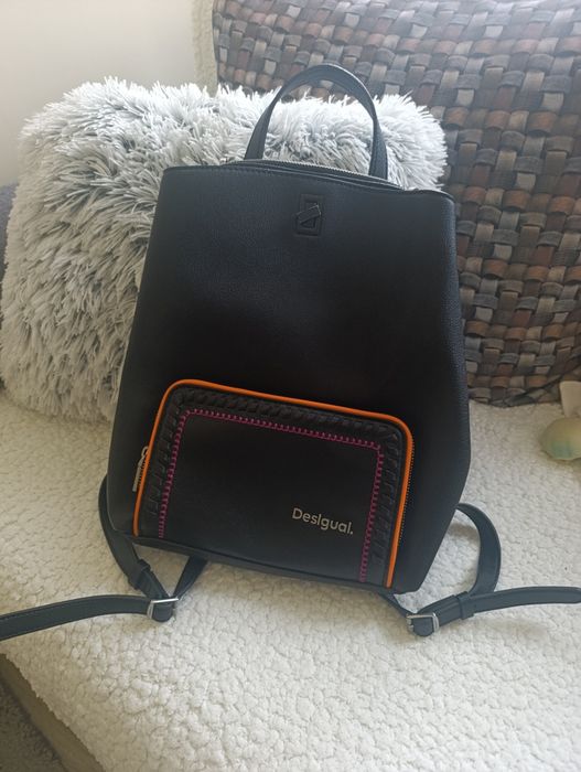 Черна раница Desigual