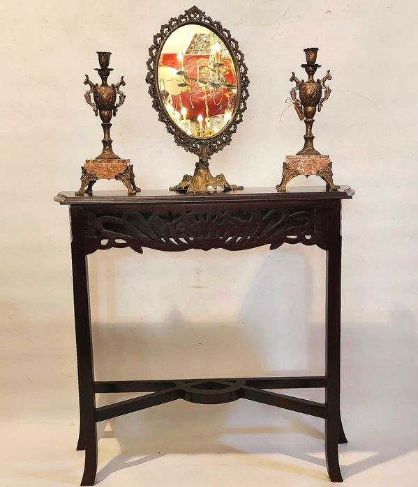 Конзолна маса в стил Ар Нуво