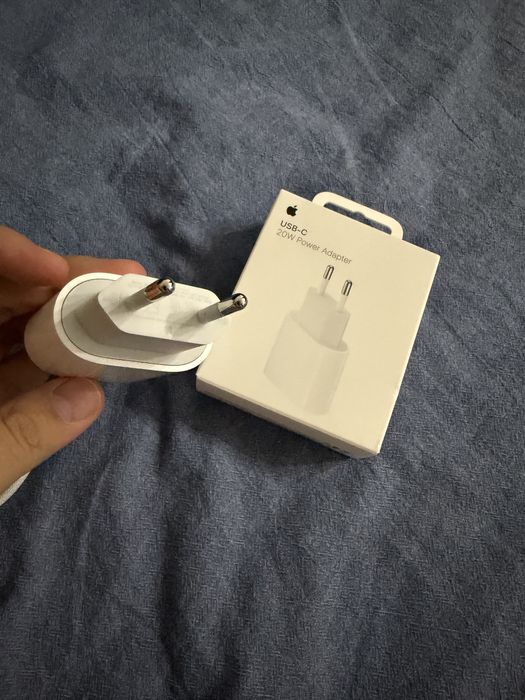 Apple 20W оригинал адаптер сатылады