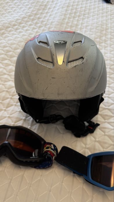 Детска ски каска Uvex, XS (53-54см) с два чифта очила