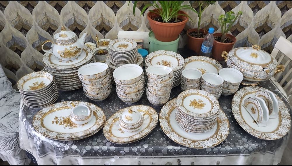 Продам сервиз 128 предметов