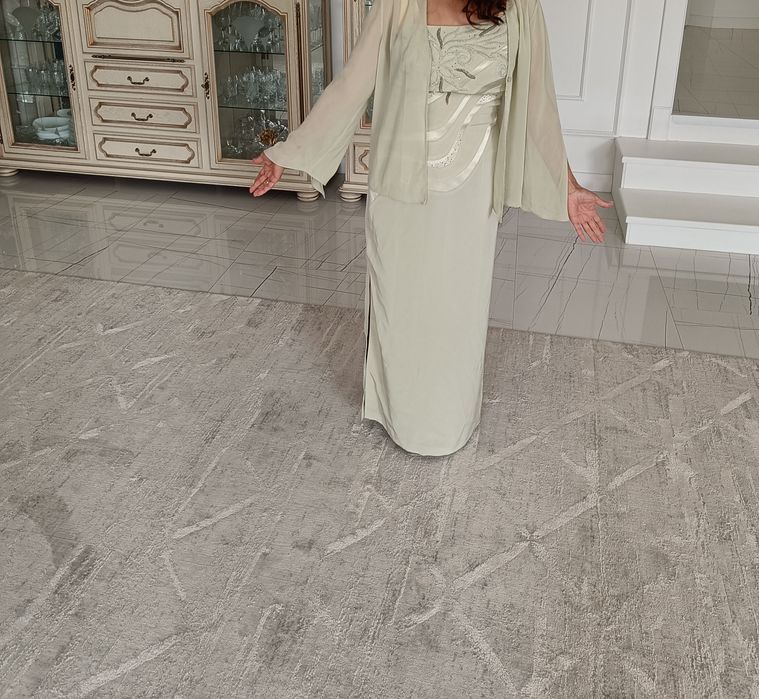 Продам платье женское