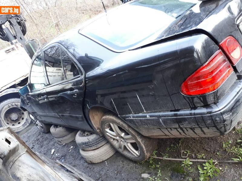 Мерцедес е220д 1999