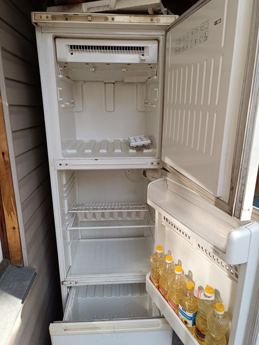 Продается 3-х камерный холодильник. Использовался. Рабочий.