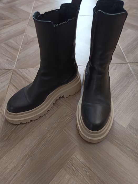 Боти от естествена кожа