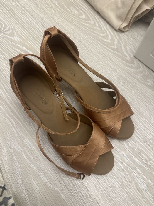 Туфли для бальных танцев 40 размер 5 см каблук