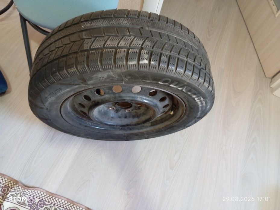 Авто шина 215/60/15
