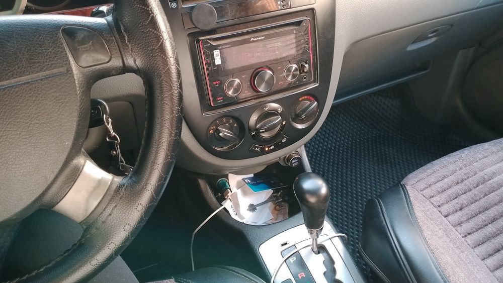 Lacetti sotiladi