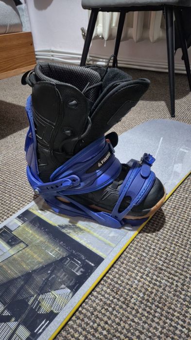 Vând snowboard wedze 151