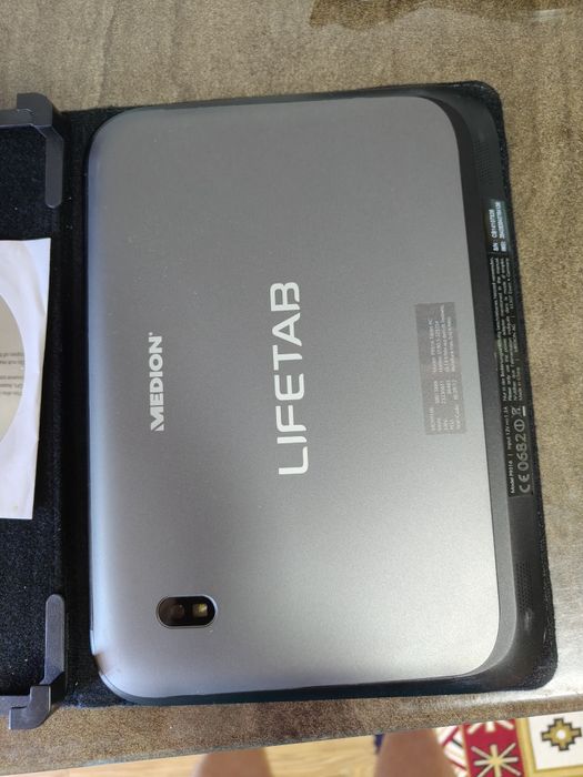 Medion LifeTab P9516 (MD 99100)
Modelul este Medion LifeTab P9516 (MD 99100), o tabletă